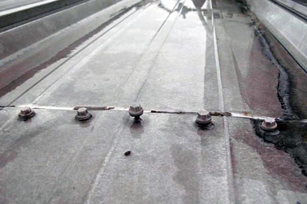 commercial-roof-backed-out-fastener